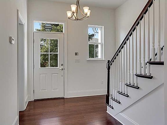 4th image of 301 28th St