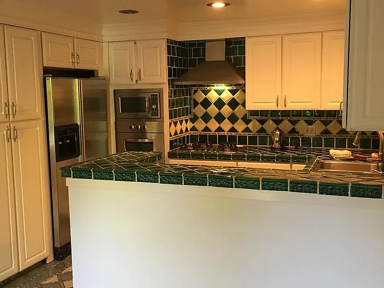 807 Westbourne Dr — Photo 9