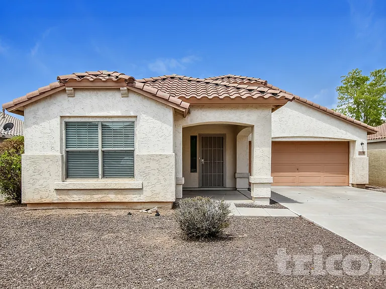3624 S 71st Dr — Photo 1