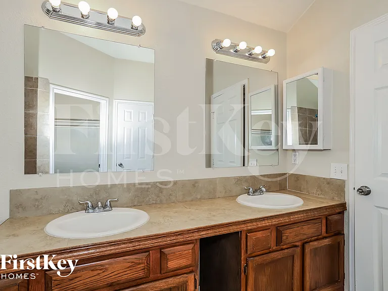 5334 Hazelgrove Dr — Photo 10