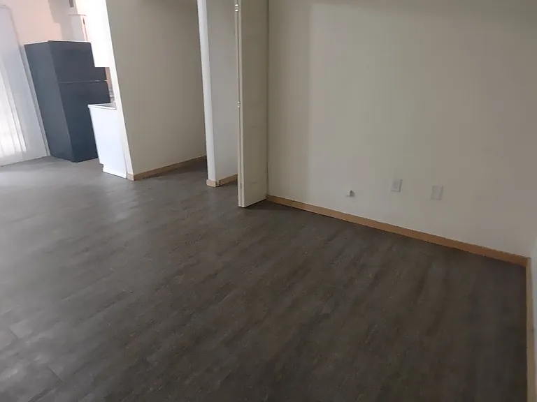 310 E Market St #11 — Photo 12