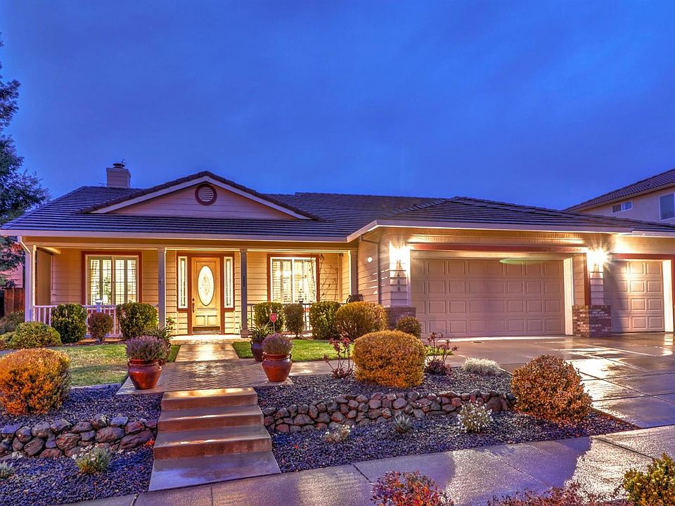 1st image of 468 Caldarella Cir
