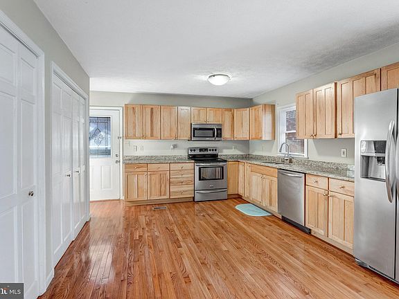 2nd image of 12808 Plantation Dr