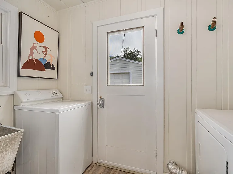 1410 Banks Ave — Photo 25