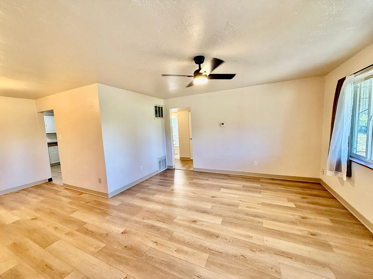 E Pikes Peak Ave 1304-1308 — Photo 3
