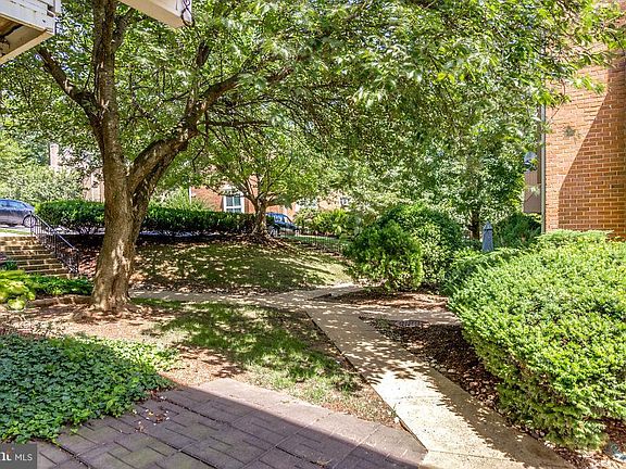 4th image of 3863 Persimmon Cir