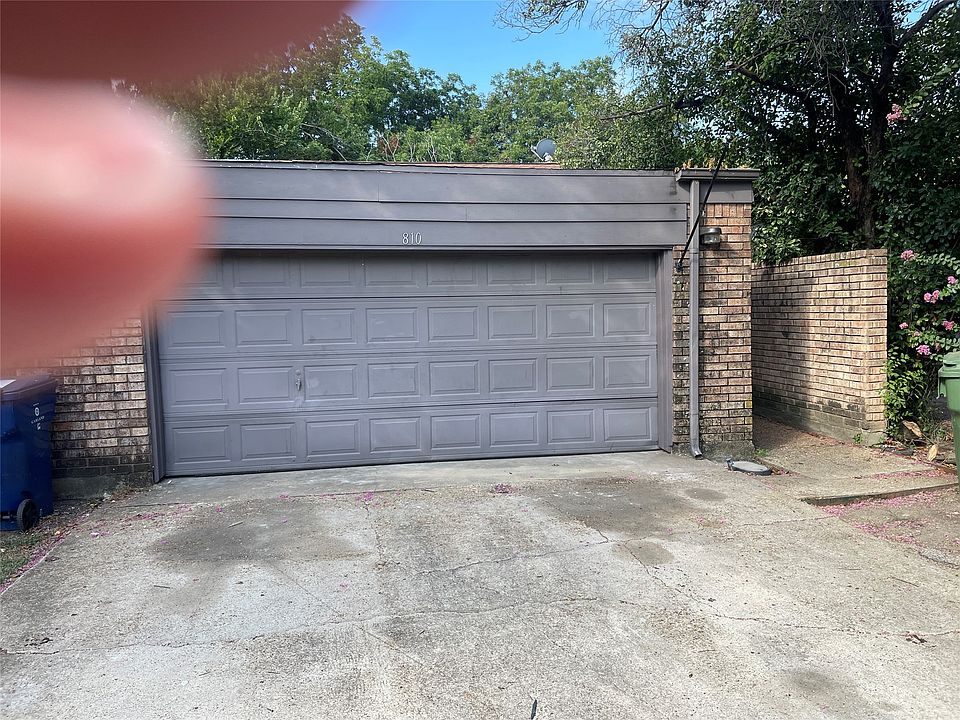 1st image of 810 Clarissa Pl