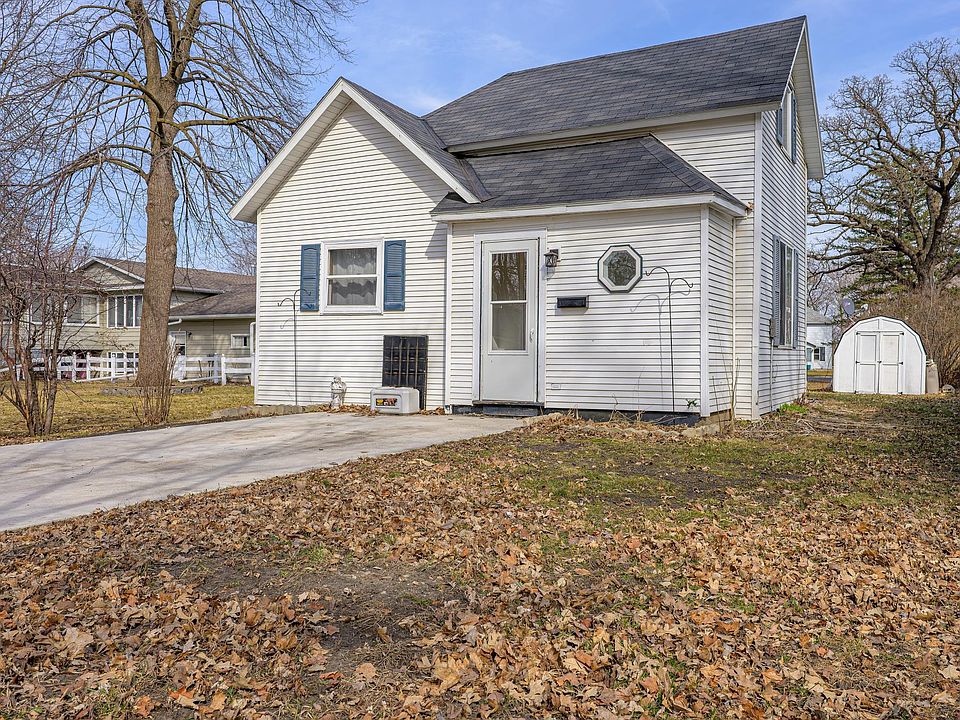 1st image of 723 Ivy Ln SE