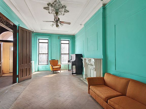 5th image of 129 Quincy St