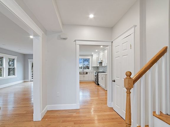 5th image of 614 Park Ave