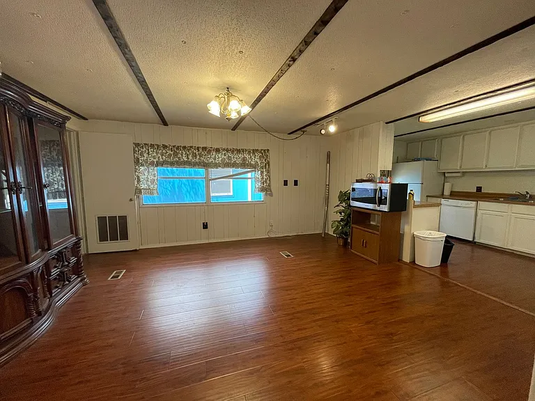 1026 Rambling Dr — Photo 6