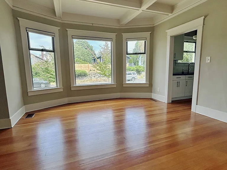 5602 46th Ave SW — Photo 7