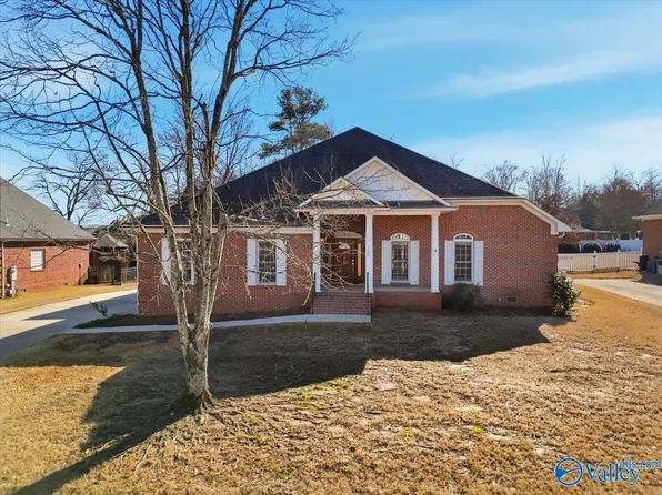 106 Villa Dr, Meridianville, AL 35759