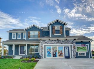 4422 SW Amethyst Dr, Lees Summit, MO 64082