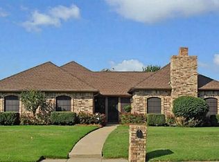 1701 Meadow Crest Ln, Mansfield, TX 76063