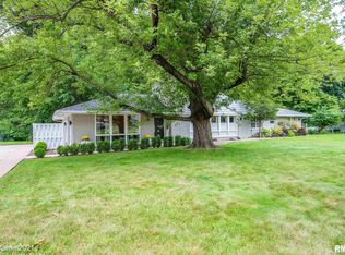 223 W Detweiller Dr, Peoria, IL