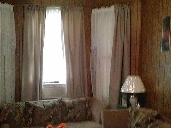 5th image of 144 Clinton Ave