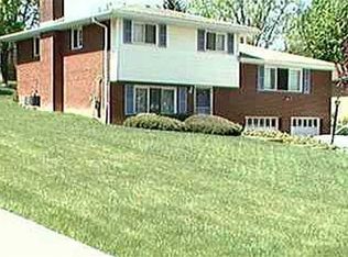 410 Wyndhurst Dr, Coraopolis, PA 15108