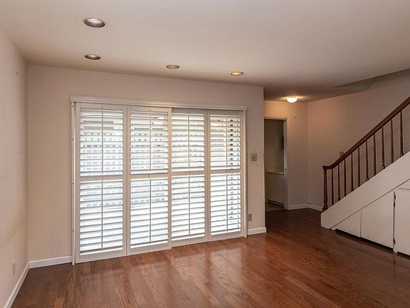 3rd image of 21072 Red Fir Ct
