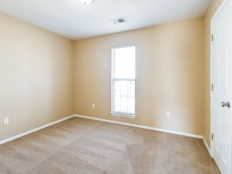 9150 Belmont Dr — Photo 14
