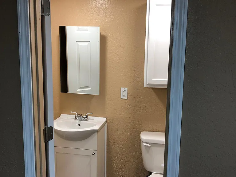 1/2 bathroom