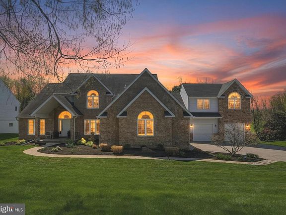 2nd image of 2057 SW Mount Hebron Dr