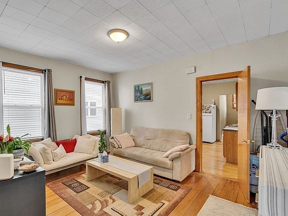 4th image of 377-379 Cardinal Medeiros Ave