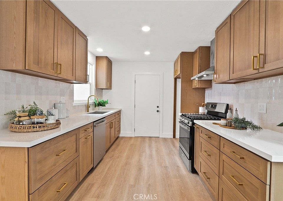 1st image of 802 Bejay Pl
