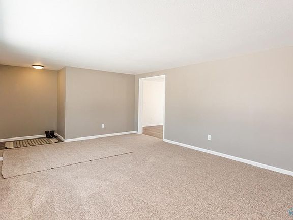 5th image of 7000 Heller Rd