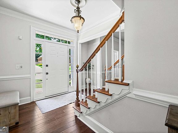 5th image of 1470 Blyth Walk