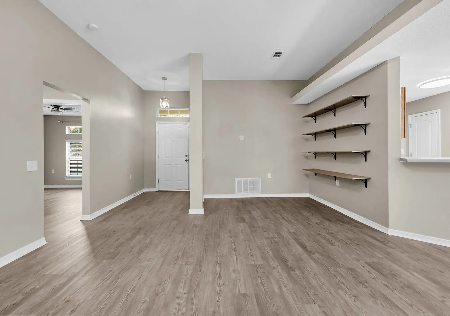 Charming 3-Bedroom Home in a Great Neighborhood with Pool & Park Access! — Photo 2