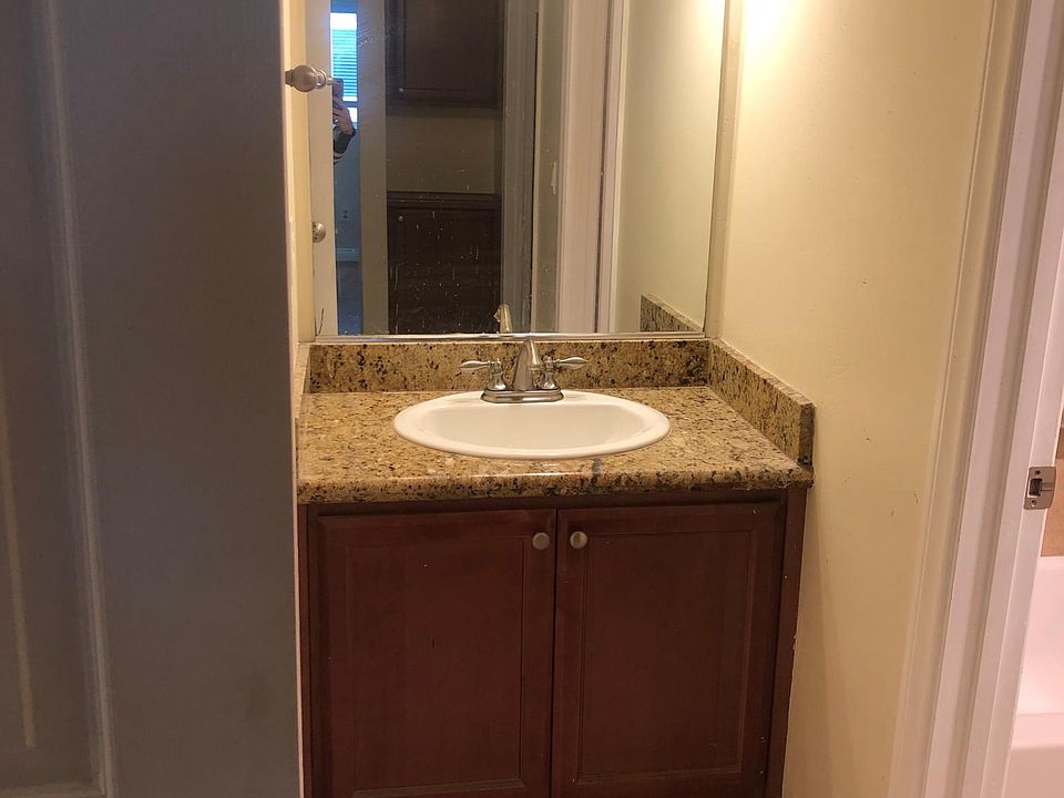 1st image of 550 Graves Ave Unit 12