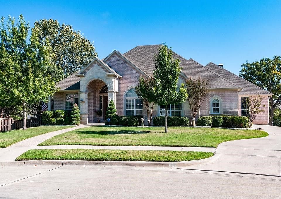 Impressive stone and brick facade on this outstanding 5 bedroom home nestled on a low traffic cul-de-sac lot in the highly sought after neighborhood of Hudnall Farm close to dining, shopping and award winning schools.