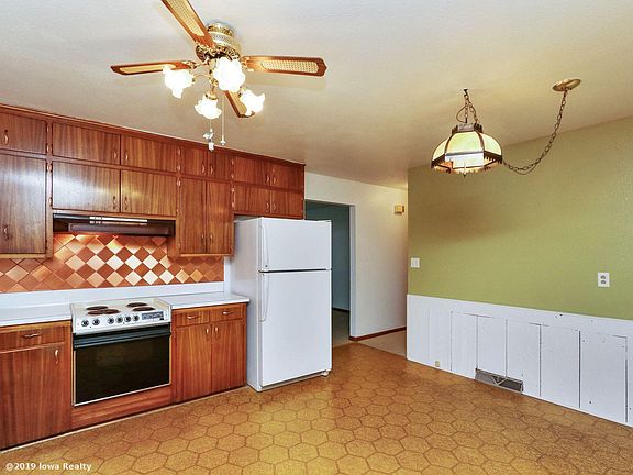 4th image of 606 N 9th St