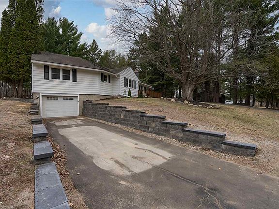 3rd image of 108 Clarkson Ave