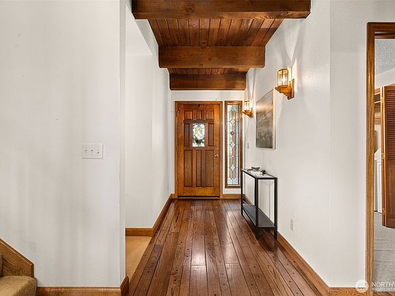 5th image of 6821 Foothill Loop SW