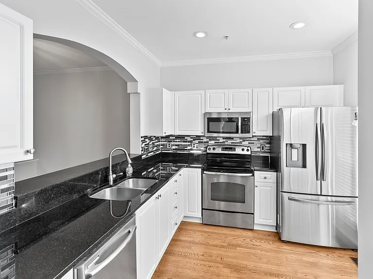 206 S Cedar St — Photo 3