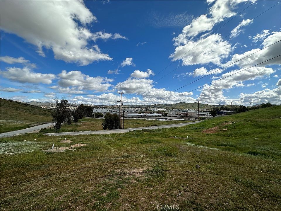 20 Strickland Ave, Lake Elsinore, CA 92530 MLS SW23049198 Zillow