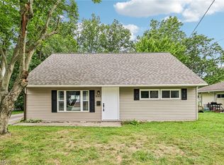 1562 Denison Dr NW, Warren, OH 44485