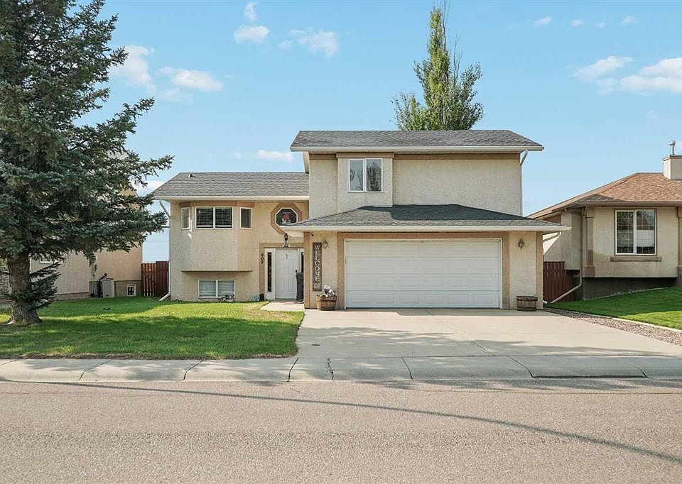 1st image of 609 Maple Pl N