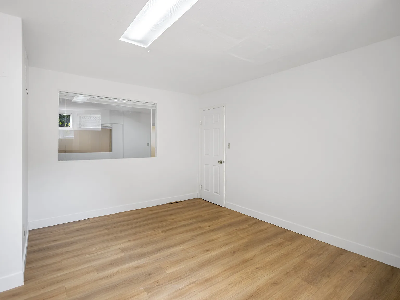 6 bed, 4315 sqft, $5,900 — Photo 3