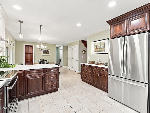 4th image of 23 Old Blandford Rd