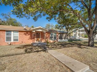 612 N Llano St, Fredericksburg, TX 78624