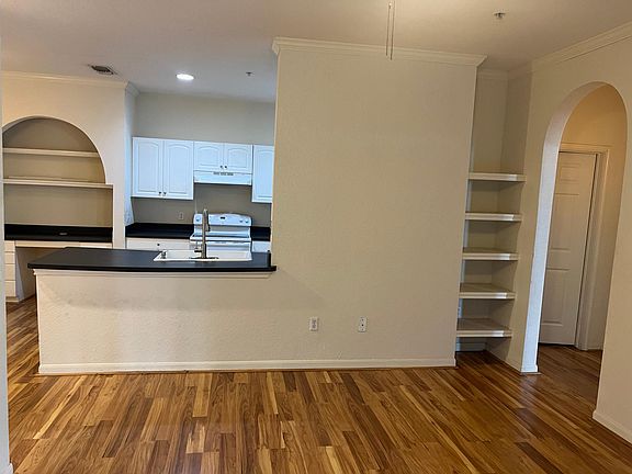 4th image of 860 N Orange Ave APT 354