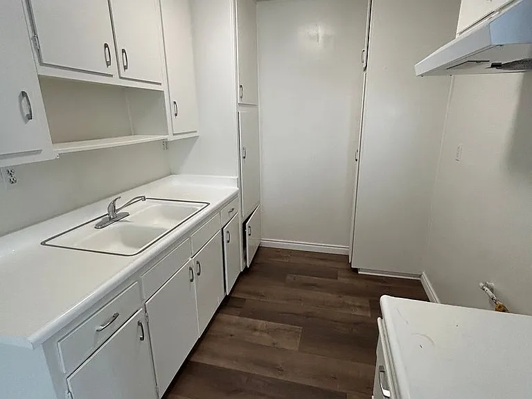8377 Northgate Ave — Photo 5