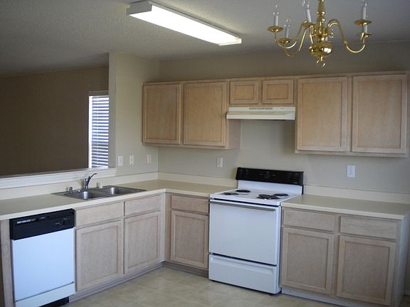 5th image of 1033 Mazourka Dr