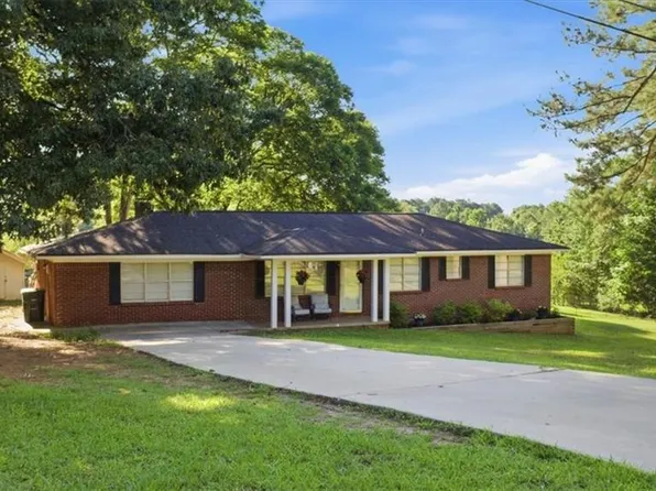 112 Pine St, Calhoun, GA 30701
