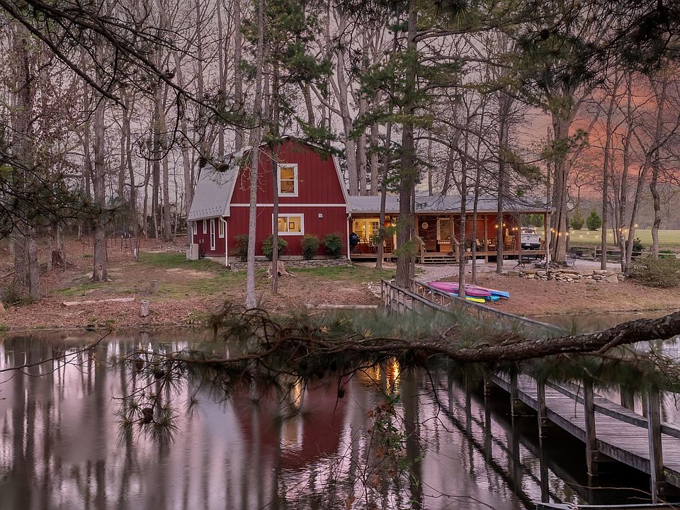 1st image of 562 Peach Orchard Rd