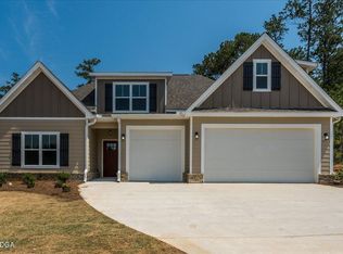 165 Fairway Cir, Macon, GA 31211