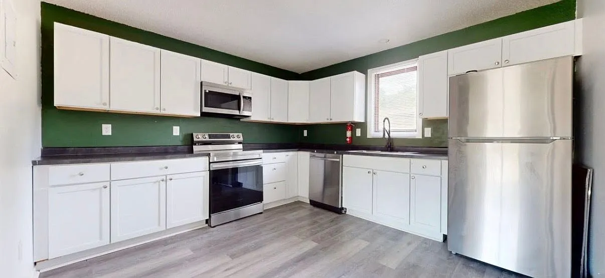 2 bed, 1.0 bath, $950 — Photo 1